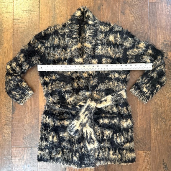 BCBG MAX AZARIA “Catherine” faux fur coat, size XS - Picture 8 of 13